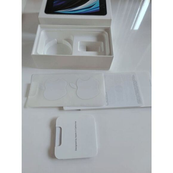 EMPTY BOX ONLY Apple iPhone SE 64Gb - No Phone - Picture 3 of 6